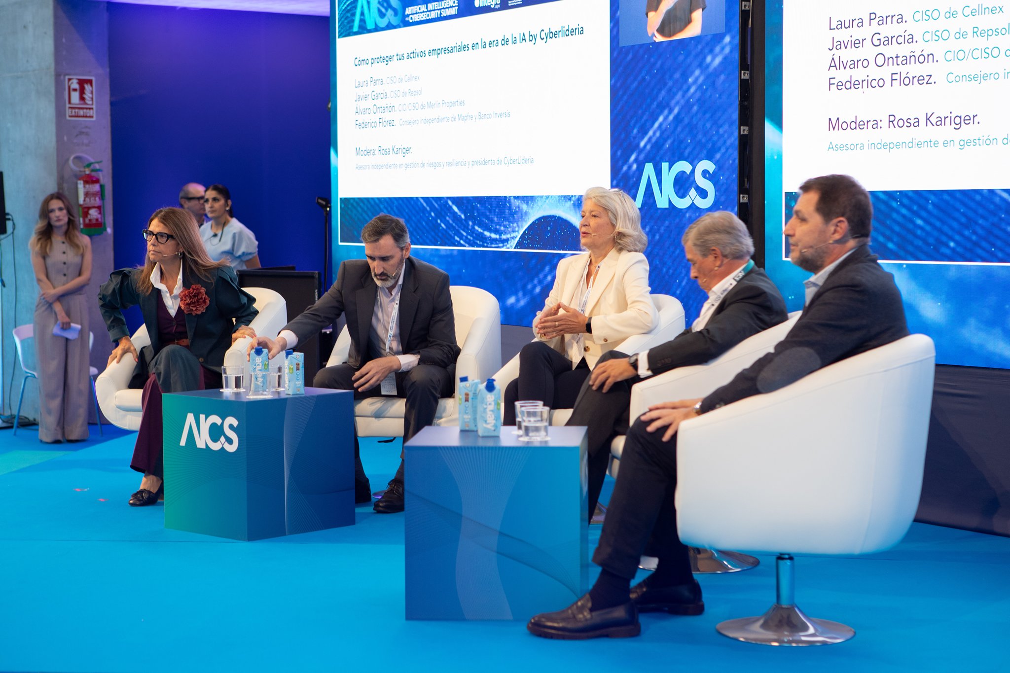 Cómo proteger tus activos empresariales en la era de la IA by Cyberlideria